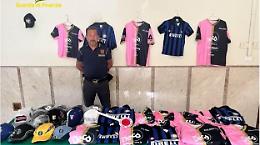 Magliette falsificate vendute vicino allo stadio Barbera: sequestrate