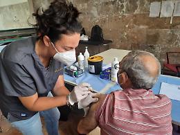Catania, vaccini per 60enni e fragili over 12: si presentano in tanti
