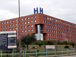 Agrigento, ubriaca fradicia si spoglia davanti ai poliziotti