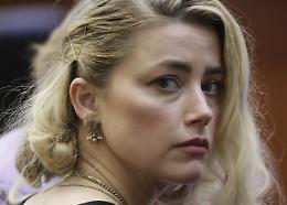 Twitter: scompare account attrice Amber Heard