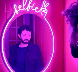 La comicit&agrave; di Piuttosto_che arriva a Catania con &ldquo;Ho fatto il Classico&rdquo;