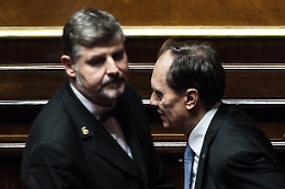 Il governo pone la fiducia in Aula al Senato sulla manovra