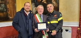 Agrigento, assieme ad un cittadino del Camerun, salvò la vita ad un uomo che stava annegando: ricompensa al dirigente della Uil, Antonio Piazza