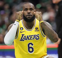 Nba: James brilla a New York, avvicina altro record
