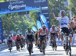 Ciclismo: Viviani al via dell'UAE Tour, nuova sfida a Cavendish