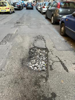 Catania: strade impraticabili per assenza di manutenzione
