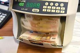 Faceva la "cresta" sui conti dei clienti, condannato ex direttore di agenzia di banca
