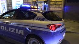 Spara ad un automobilista, terrore in strada a Valguarnera: tre feriti, un uomo in fuga