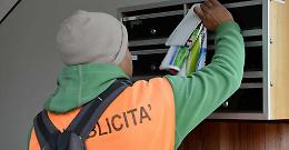 Cento lavoratori in nero pagati 3-4 euro l'ora: la mega frode sul volantinaggio scoperta ad Alcamo