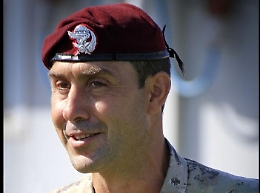 Il generale Roberto Vannacci rimosso dall'incarico dopo il libro contro gay e immigrati