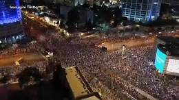 Proteste anti-Netanyahu a Tel Aviv: le immagini impressionanti della folla