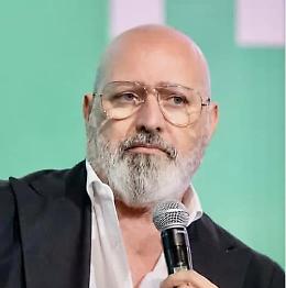 I paletti di Bonaccini: &laquo;Diamo una mano a Schlein  ma la leadership si vede alle urne&raquo;