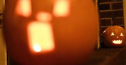 La rissa di Halloween in piazza: «Tante bulle incitano alla violenza»