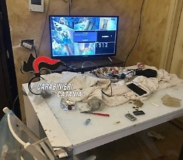 «Siamo clienti» e invece erano i carabinieri: arrestati quattro pusher a Catania