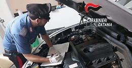 Nel garage di Fiumefreddo la centrale per il riciclaggio delle auto di lusso