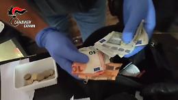 Gestiva piazza di spaccio, videosorvegliata, a San Cristoforo: 30enne arrestato