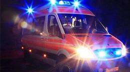 Auto con una famiglia a bordo precipita in una scarpata a Messina: due feriti in codice rosso