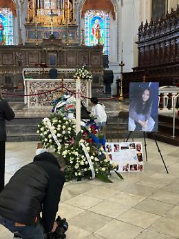 Quindicenne si impicca a Piazza Armerina, il fratello ai funerali: "Avrai giustizia"
