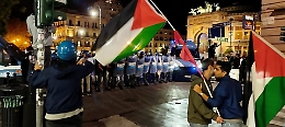 Città in piazza per la Flotilla, scontri e tensioni con le forze dell'ordine