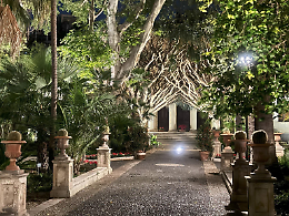 Bella di notte: visite serali all'Orto Botanico di Catania