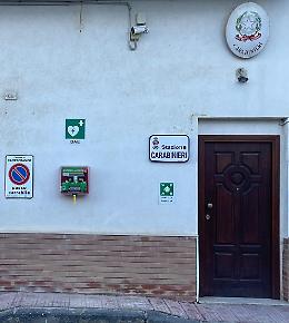 Campofranco, i Carabinieri installano un defibrillatore davanti la Caserma