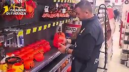 Prodotti di Halloween non sicuri per i consumatori, sequestrati circa 7 mila articoli tra maschere, costumi e decorazioni