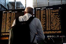 Caos nel trasporto ferroviario: ritardi fino a 6 ore a Roma Termini per un incidente in Calabria