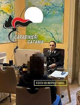 Con il braccialetto elettronico continuava a perseguitare l'ex moglie: arrestato a Misterbianco