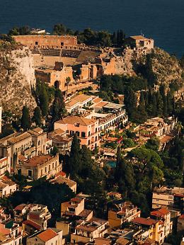 Un interior designer francese per la nuova veste del Timeo di Taormina: previste 90 assunzioni