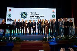 Gli affidamenti diretti e i riconoscimenti a politici e sponsor: tutti i numeri del premio della Regione ai “custodi dell'ambiente”