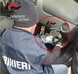  Spaccio “itinerante” a bordo di un’utilitaria: arrestato dai Carabinieri con 120 grammi di droga