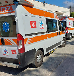 Parto precipitoso, e a lieto fine, in ambulanza del 118 poco prima di arrivare al Cannizzaro