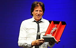 Addio a Sandro Giacobbe, la voce di "Signora mia" si è spenta a 75 anni