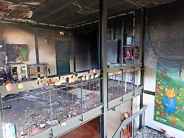 Catania, l'incendio doloso alla scuola Pestalozzi: al via la raccolta fondi per ricostruire la biblioteca 