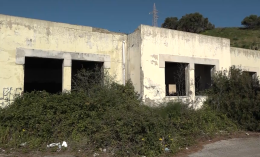 Valle degli Angeli, la ex scuola Nicholas Green sfida nell'abbandono: progetti per ridarle vita entro il 2026