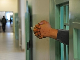 “Svuota carceri? No, grazie”. Nel mezzo dell’emergenza penitenziaria italiana, la linea dura di Delmastro e il grido dei Garanti