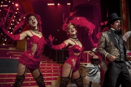 Da Floridia a Roma: Raffaele Rudilosso conquista il Sistina come Baby Doll in Moulin Rouge