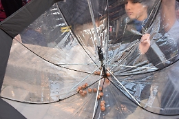 Santa Lucia a Comiso, la tradizione del lancio delle noccioline. Ecco di cosa si tratta