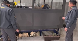 Maxi sequestro a Pomezia e Ferentino: fabbriche clandestine di sigarette per 4 milioni di pezzi al giorno