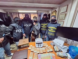 I file con la traccia dei soldi ad Hamas nella mani di un "amico": i pm a caccia dell'uomo che custodisce il segreto 