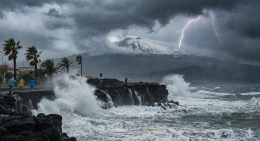 Maltempo: &egrave; allerta gialla in Sicilia orientale. L'Isola nel mezzo del vortice Mediterraneo