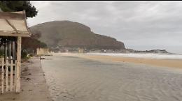 Tragedia a Mondello: donna di 74 anni di origini ucraine muore mentre faceva il bagno