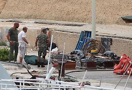 Tragedia a largo di Lampedusa: 19 morti per ipotermia, 5 in condizioni gravi. Erano tutti su un barcone soccorso dalla Guardia costiera