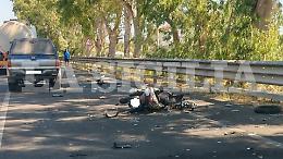 Catania, incidente mortale sulla statale 114 all'altezza del "Torero": auto contro scooter, strada chiusa al traffico