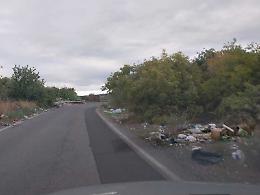 Ragalna, sacchi di spazzatura lungo la Sp 57