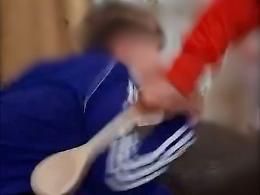 &Egrave; stato il bambino a postare il video: Sos social per &ldquo;stanare&rdquo; il patrigno che oggi &egrave; davanti al gip