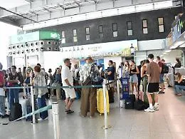 Dopo otto giorni l&rsquo;Etna non si placa. &laquo;Per l'aeroporto la maggiore emergenza in 20 anni&raquo;
