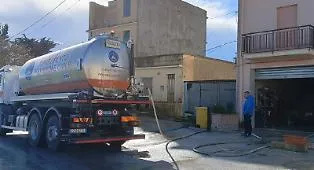 Mancano le autobotti L&rsquo;appello del prefetto
