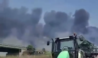 Incendio all'oasi del Simeto, famiglie intrappolate al villaggio Primosole beach