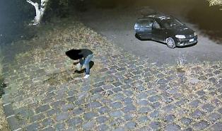 Denunciato per il furto di basole sulla collina